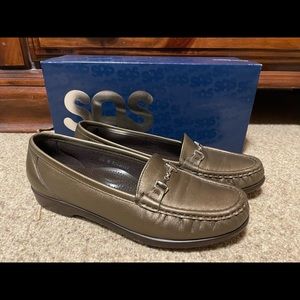 SAS Metro Bronze/Gold Leather Loafers Size 8.5M, EUC